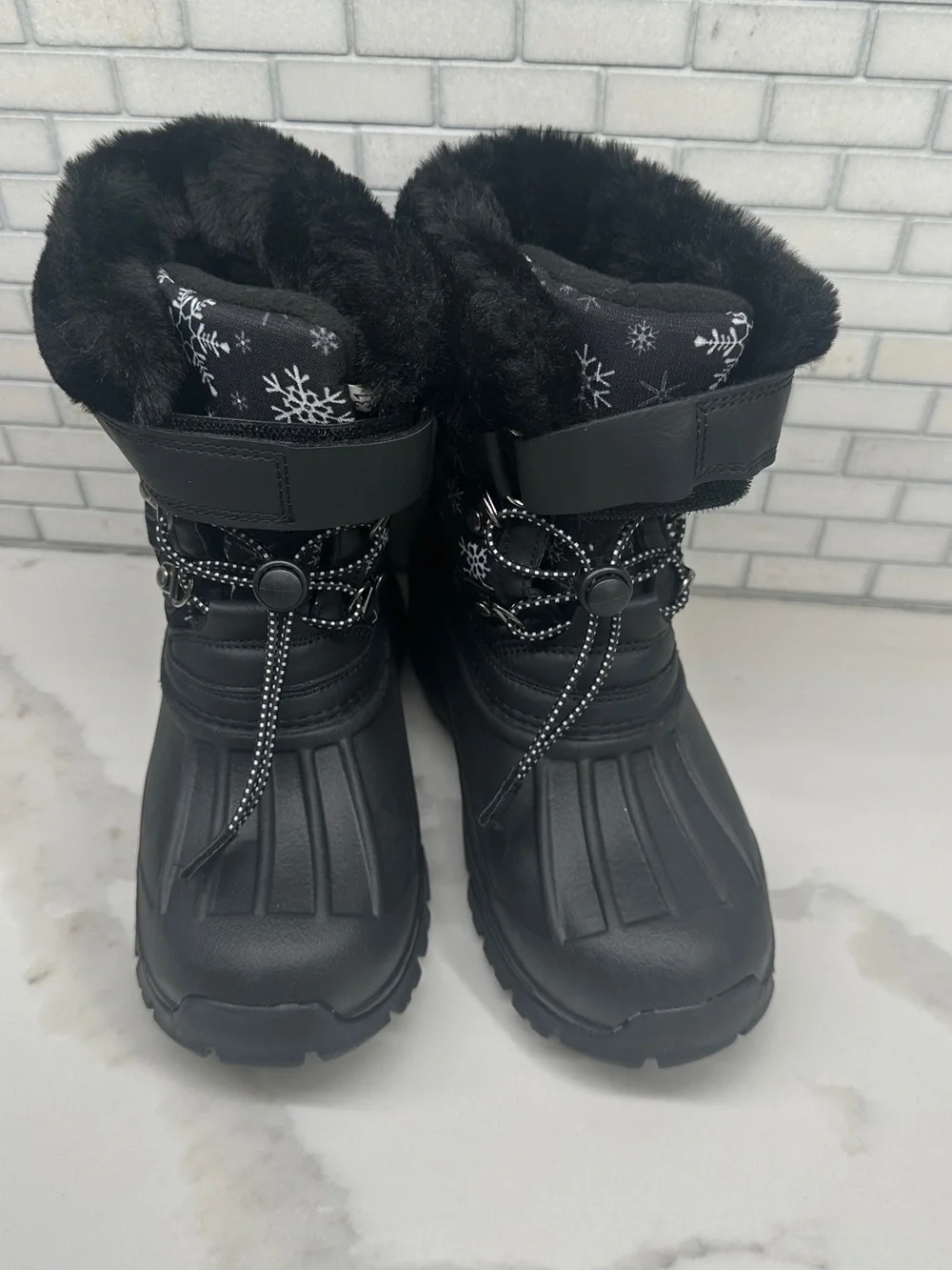 Kids Black Snow Boots with Faux Fur - Unbranded